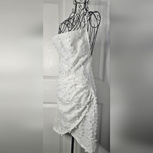 Cider White Asymmetrical Strapless Floral Appliqué Dress